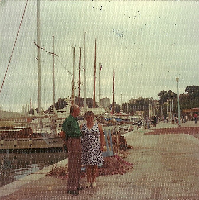 Marcel Cannat père et Marie Jeanne en vacances à Bandol. 9 septembre 1977